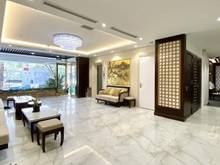 Hình ảnh Khách sạn đẳng cấp 4* Nguyễn Đình Hoàn 9 tầng mặt tiền 15m .