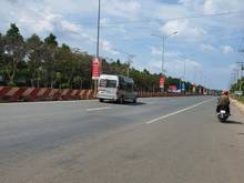 Hình ảnh Bán miếng đất 100m2 sẵn sổ mặt tiền đường trung tâm full thổ hướng tốt