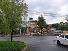 Hình ảnh Bể chứng khoán,bán gấp lô Lê Minh Xuân 100m2,sổ sẵn sang tên ngay.