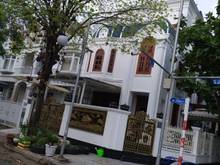Hình ảnh Cho thuê biệt thự Hưng Thái quận 7, nhà đẹp giá chốt 34 triệu. 3PN.