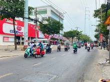 Hình ảnh Bán gấp nhà Mặt Tiền Âu Cơ - Giá rẻ như nhà hẻm. DT : 100m. Chỉ 13.5 ỷ