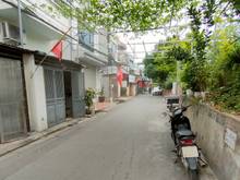 Hình ảnh Gia đình cần bán mảnh đất ở ngọc thụy. 60m2, ngang 4m, ô tô tránh,