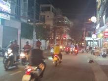 Hình ảnh Tòa Nhà Ngã Tư Hòa Bình  17x22 Thang 2 Lầu Giá 200Tr/T
