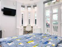 Hình ảnh CHDV Quận 1 full nột thất, có máy giặt riêng nhen