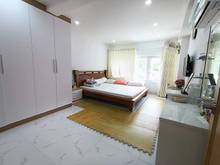 Hình ảnh Siêu phẩm mặt tiền, xe hơi đỗ trước cửa nhà, nội thất tuyệt đẹp, vị tr