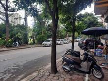 Hình ảnh Mặt phố Nguyễn Đình Hoàn 6 tầng thang máy vỉa hè rộng.
