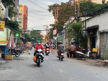 Hình ảnh Cho Thuê Nhà Mặt Tiền Đường 1 trệt 2 lầu, 4 x 17 m2, Quá rẻ