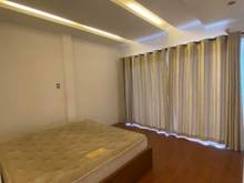 Hình ảnh xe hơi đỗ cửa gần Chợ Bà Chiểu - NHÀ 4 TẦNG BTCT ĐẸP
