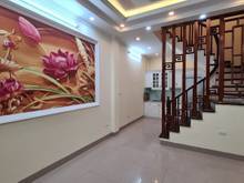 Hình ảnh Nhà 5 tầng ở ngay Bát Khối Long Biên giá 3.x tỷ