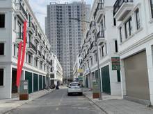Hình ảnh Shophouse Sông Hồng mất lái giá lao xuống vực chỉ còn 13ty5 cho một că