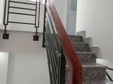 Hình ảnh Rẻ nhất Trần Hưng Đạo Q1, sát MT. 3.7mx8m. T+2L+ST. 4,1 tỷ