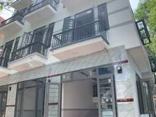 Hình ảnh Nhà Phố View Hồ Sinh Thái , 1 trệt 2 lầu 4 phòng ngủ 1 sân thượng