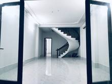 Hình ảnh Cần Cho thuê  MT Hai Bà Trưng, Q1, DT: 5x17m 4L sàn suốt giá 100tr /th