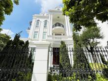 Hình ảnh Bán Biệt Thự Nguyễn Văn Huyên, Cạnh Công Viên Nghĩa Đô, 230m2, MT 10m,