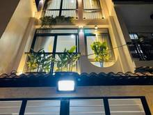 Hình ảnh Bán nhà HXH 6m đường Nguyễn Hồng Đào, P14 [DT: 4.2x16] 3 lầu