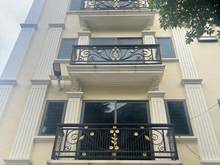 Hình ảnh Toà văn phòng Hoàng Quốc Việt, MT rộng, ô tô dừng đỗ 21.5 tỷ
