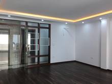 Hình ảnh Lạc long quân7 tầng oto tránh nhà mới kính koong 17.2 tỷ cầu giấy