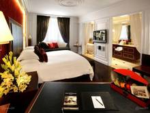 Hình ảnh Tôi có căn khách sạn 5 tầng làm được 16 phòng trung tâm của trung tâm