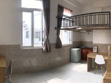 Hình ảnh Duplex có gác full nội thất và cửa sổ