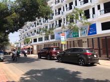 Hình ảnh Bán nhà mặt tiền Tô Hiệu-Hoà Bình,4.5x20 đúc 3 lầu,có thang máy,SHR