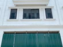 Hình ảnh Bán Shophouse Sông Hồng, cạnh căn sẻ khe, nhà xây thô 3,5 tầng