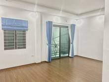 Hình ảnh Nhà phố Lạc Long Quân 34m2 5 tầng lô góc mt 5m giá chỉ 4,8 tỷ