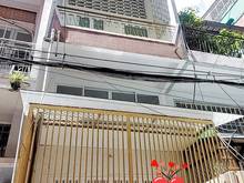Hình ảnh Quận 10, nguyễn tiểu la, 4 tầng, ô tô đổ cửa, sổ vuông như tờ A4