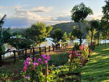 Hình ảnh Hít thở không khí trong lành cuối tuần cùng gia đình tại nhà với view