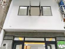 Hình ảnh Nhà hẻm Ba Tháng Hai, Quận 11, 3 tầng, nở hậu, 50 mét ra mặt tiền.
