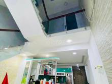 Hình ảnh Cho thuê nhà MT Tam Đảo Phường 15 Quận 10 Trệt 2 Lầu Sân Thượng