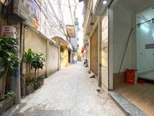 Hình ảnh Bán nhà Bùi Xương Trạch, 28m2, 2 ngủ, sổ riêng, ngõ ba gác, 2.18 tỷ