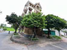 Hình ảnh Chính chủ cần sang tên nhanh căn biệt thự hai mặt thoáng có thang máy
