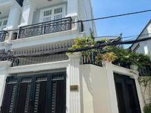Hình ảnh bán nhà ngay phạm văn đồng, nhà đẹp, có sân vườn mát mẻ, dt 80m2.