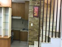 Hình ảnh Bán nhà nhỏ. trệt 1 lầu. đẹp. mới giáp Q1