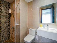 Hình ảnh Nhượng lại căn The Tresor Quận 4 75m2 2PN full Nội thất
