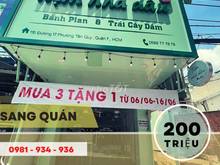 Hình ảnh Sang Quán Bánh Flan đang hoạt động đông khách gần Chợ Tân Quy, Quận 7
