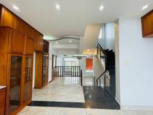 Hình ảnh Cho thuê penthouses 2 tầng view kênh, và thành phố giáp quận 3