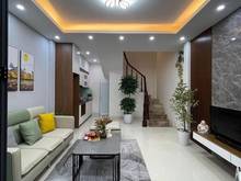 Hình ảnh Bán nhà đẹp ô tô đỗ cổng, gần ô tô tránh phố Trương Định giá 4.4 tỷ.