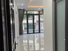 Hình ảnh Cho thuê nhà mới 1 trệt 2 lầu, gồm 4PN, 4WC, có thang máy, 22tr/tháng