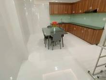 Hình ảnh Nhà đẹp lê quang định gần trường nguyễn văn bé ô tô ngủ trong nhà