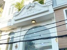 Hình ảnh Bán CHDV khu báo chí 10x11m, trệt 5 lầu, khai thác 6000USD/ tháng.