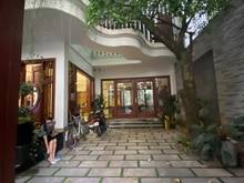 Hình ảnh Cho thuê biệt thự Nguyên Thị Định,Trung hòa, 200m2,xd100m2, 4 tầng lô