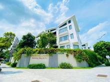 Hình ảnh Hiếm Hàng Xóm Khai Sơn- Ô Tô 29 Chỗ Đỗ Cổng