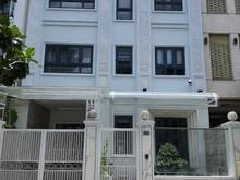 Hình ảnh Biệt thự Phú Mỹ Hưng, khu Nam Thông 2,  dt 8x18, có hầm, có thang máy.