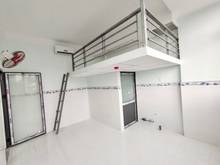 Hình ảnh Phòng có gác ngay Chợ Bình Long, sẵn ML cửa sổ bancong, ở liền 3tr1