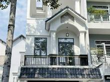 Hình ảnh Chị Lan thua cổ phiếu cần tiền bán gấp