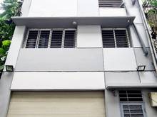 Hình ảnh Cho thuê 300m2 (3 tầng) mặt tiền 5m trong nhà 5 tầng ngõ 156 Lạc Trung