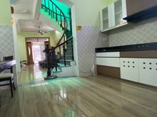 Hình ảnh Ô Tô Chạy Ngang Qua Cửa Nhà 80M2 Nguyễn Ảnh Thủ
