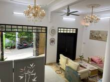 Hình ảnh Chính chủ bán nhà  có sẵn nội thất, KC: 3 tầng, giá 13.5 tỷ