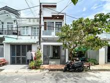Hình ảnh Bán nhà trệt lầu 3 phòng ngủ và sân đậu ôtô khu dân cư điện lực